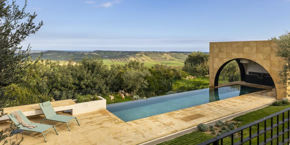 Ville di lusso in Italia con piscina