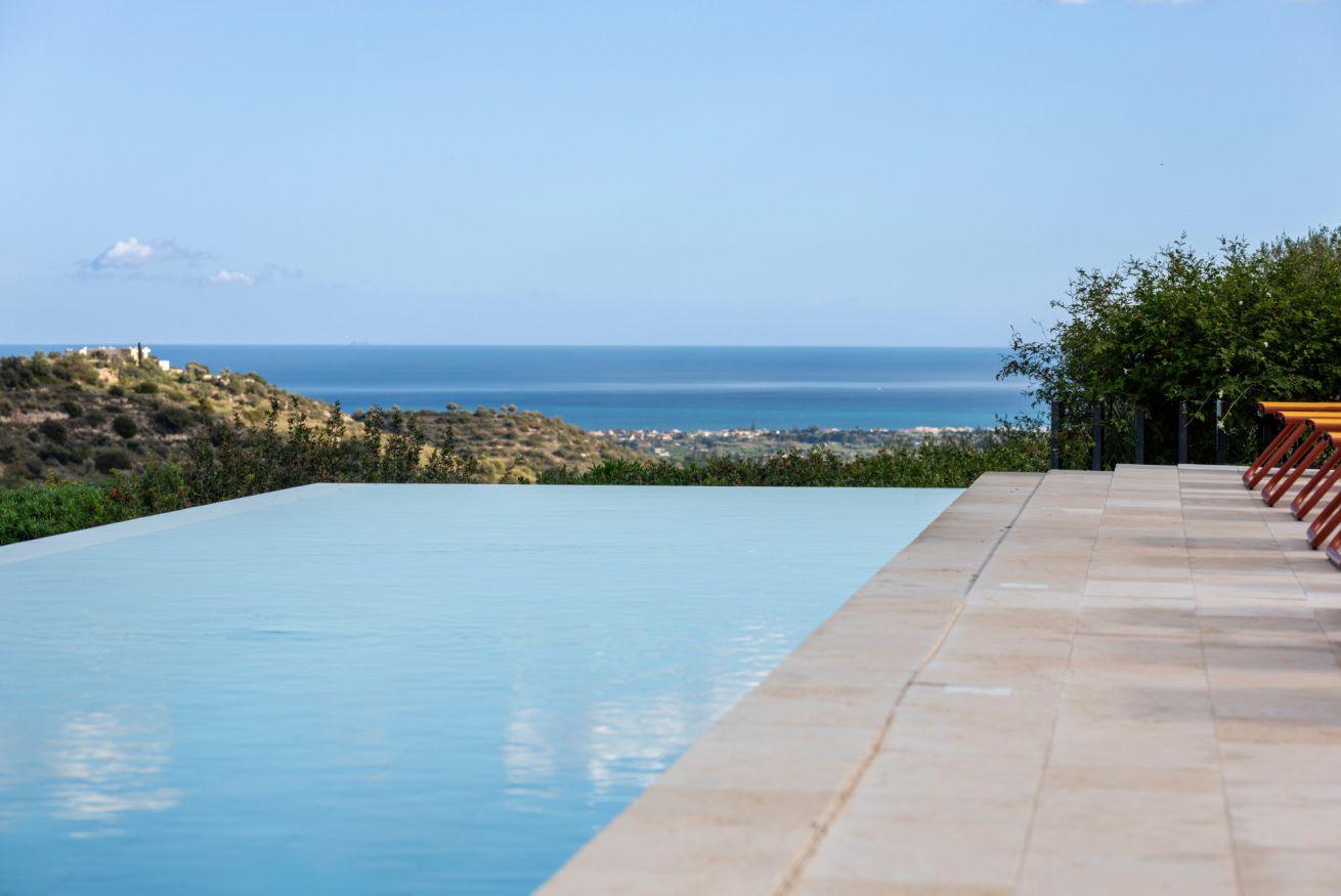 Villa Adesso – Infinity-Pool mit Meerblick