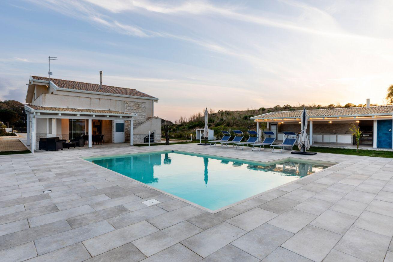 Villa Matilde – Meer & Pool