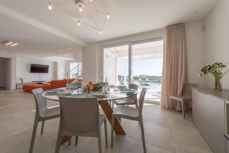 Villa White