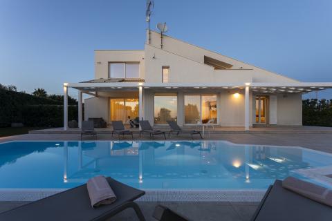 Villa White