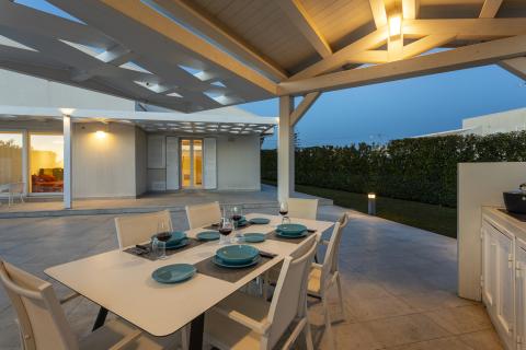 Villa White