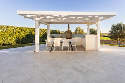 Villa White