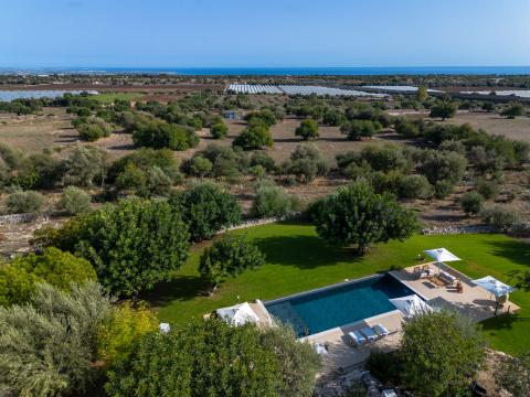 Baglio La Corte holiday villa for families